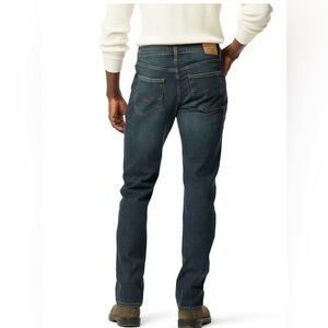 BNWT Levi Strauss Signature Men's Straight Fit Jeans
 32 x30.